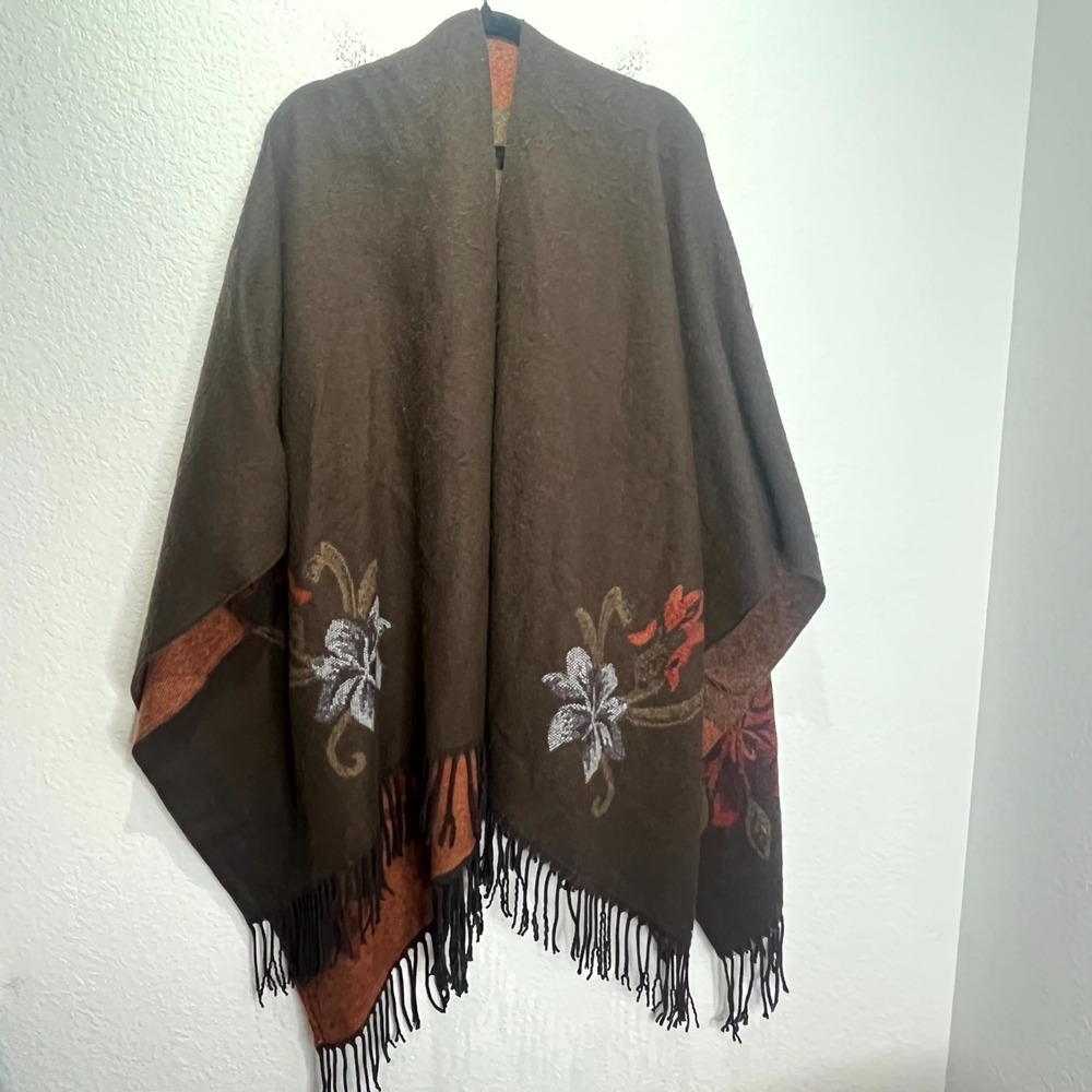 Indigo Soul Poncho Shawl Womens Brown Floral Acrylic Fringe Hem Open Front Wrap